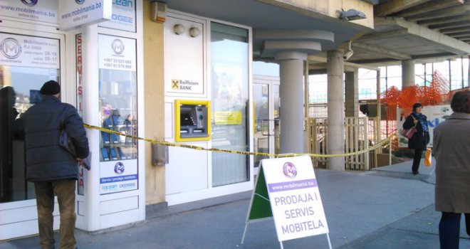 Tragedija na Ilidži: U pljački Raiffeisen banke ubijen slučajni prolaznik