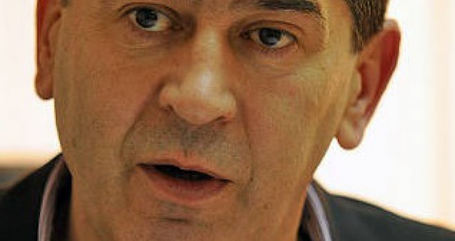 Slobodan Ujić, kum ministra Mirka Šarovića, zvanično imenovan za direktora Službe za poslove sa strancima