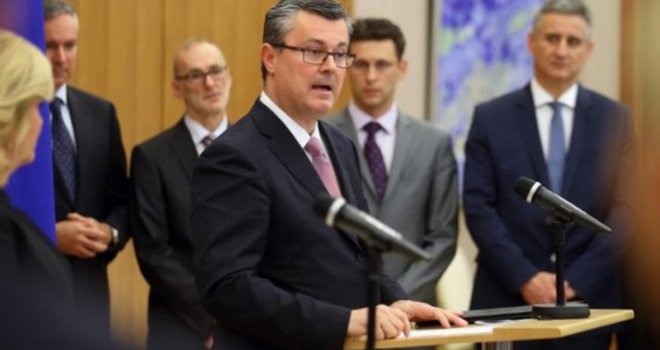 Orešković ne zna hrvatski jezik: Služiću hrvatskom građevinama!