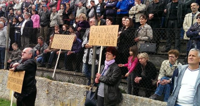 Podrška Krivaji: Jedna grupa drži 42.000 ljudi kao taoce!