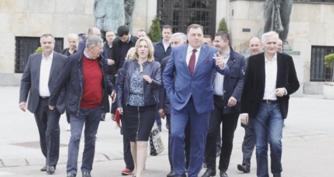 Obratio se na Trgu Krajine: Evo šta je Dodik poručio muslimanima