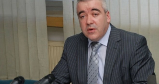 Vijeće ministara BiH nije razriješilo Darka Ćuluma sa mjesta direktora SIPA-e, ministri iz Trojke nisu htjeli da glasaju bez...