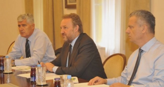 Završen maratonski sastanak lidera: Šta su zaključili Radončić, Izetbegović i Čović?