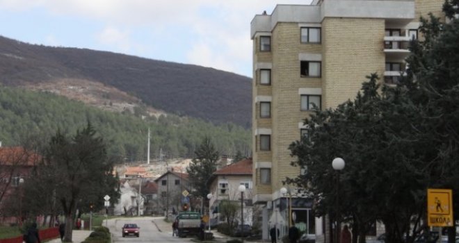 Bilećanin u kafani drvenom motkom pokušao ubiti sugrađanina