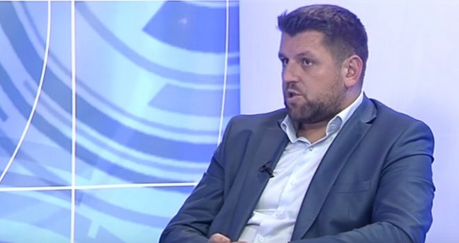 Ćamil Duraković pojašnjava sta se dešavalo tokom glasanja u Srebrenici