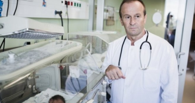 Dr. Đokanović odlazi sa UKCS: Pogrešni potezi Sebije Izetbegović mogu dovesti do tragedije