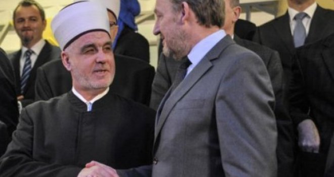 Ne pravi se tako država: Opet je reis Kavazović dopustio da ga Izetbegović pretvori u svoj servis!