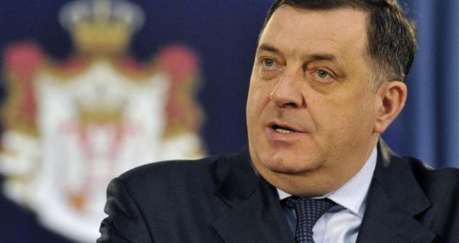Dodik napao Mesića: Obukao je ustaško odijelo, pa bi ponovo ratovao i presijecao koridore!