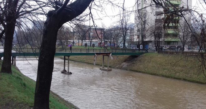 Policija u KS kažnjavala zbog kršenja policijskog sata i nenošenja maski, danas pojačane kontrole