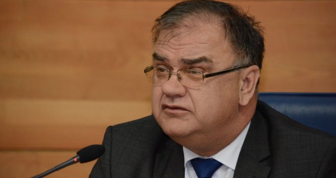 Jadna bi bila RS kada bi je moglo promijeniti 40 britanskih vojnika... 