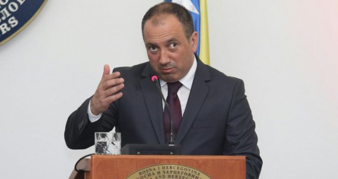 Crnadak: BiH bi kandidatski status mogla dobiti već početkom 2018. godine