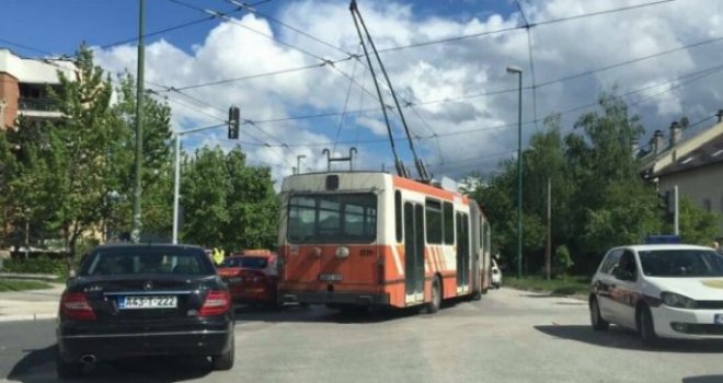 Trolejbus udario pješakinju
