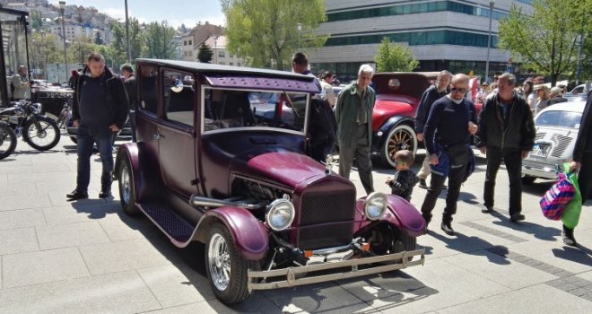 'Ford T' star 100 godina na izložbi oldtimera u Sarajevu