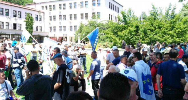 Demobilisani borci ne odustaju od svojih zahtjeva