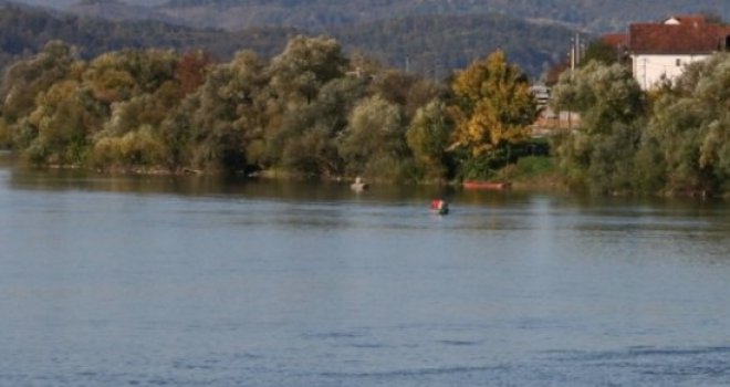 Bosanska Dubica: U Uni pronađeno tijelo muškarca