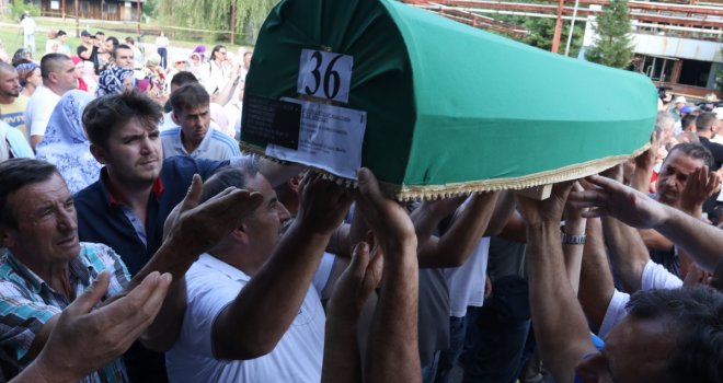 Tabuti srebreničkih žrtava preneseni u kompleks gdje će biti ukopani