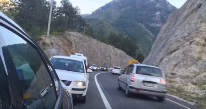 Kilometarske kolone kod Jablanice zbog saobraćajne nesreće