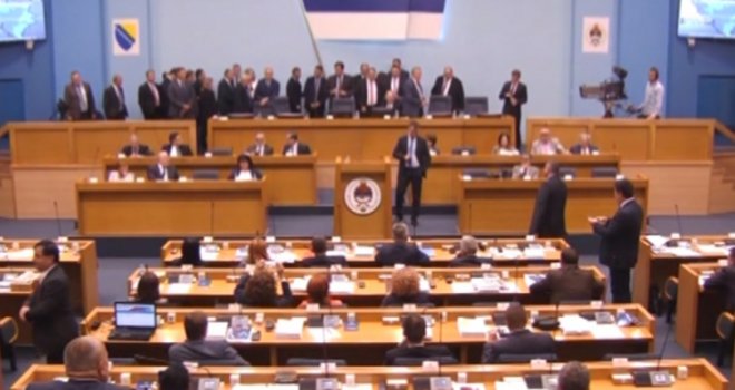 Opozicija traži ostavku ministra policije RS: 'Borićemo se sve do pada Dodikovog režima!'