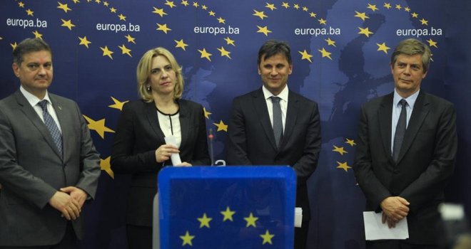 Traže se odgovori na sedam pitanja iz Upitnika EK: Kolike su šanse da će se Zvizdić, Cvijanović i Novalić dogovoriti?