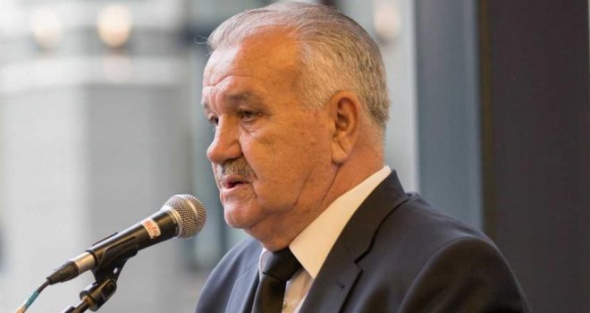 Konakoviću, ne možeš mene reketirati, ti si meni dužan pare... Moji hoteli se uredno snabdijevaju vodom!
