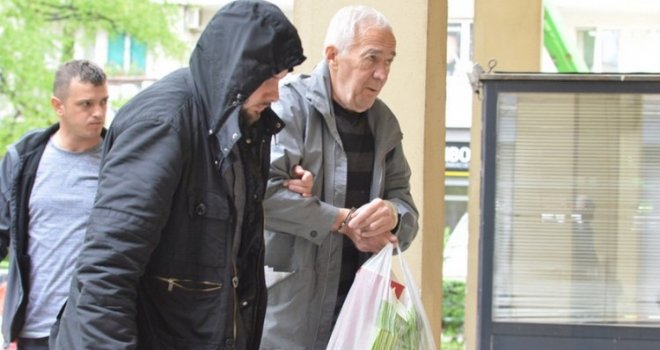 'Kakav je to sin kada otac mora spavati s pištoljem ispod jastuka': Šta se desilo prije nego što je Mujaga Ivazović zapucao?
