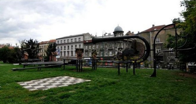 Zašto je prekinuta rasprava o sudbini Hastahane: Ajnadžićevi korpulentni momci prijetili, psovali, vrijeđali...