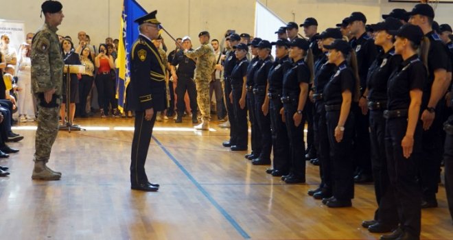 Ovo su nove policijske snage KS: 118 kadeta položilo zakletvu