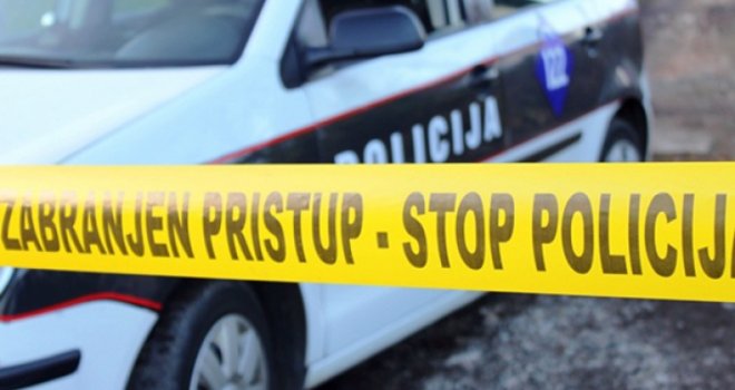Porodična svađa završila tragično: Otac ubio sina, pa pucao u sebe... Supruga teško ranjena bježeći od metaka