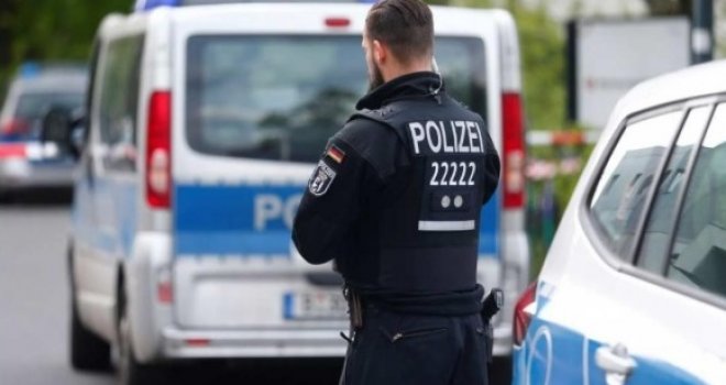Vjeruje se da je ubio svoju majku: Otmičar u Dresdenu preminuo od povreda tokom policijske akcije