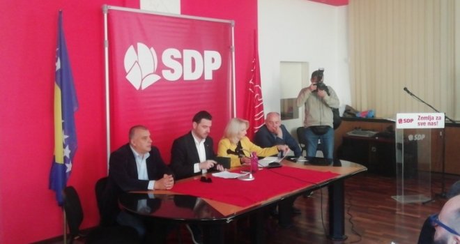 Krajnje vrijeme je da visoki predstavnik Dodika kazni zbog prijetnji, širenja mržnje i neustavnog djelovanja!