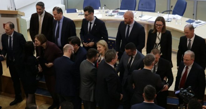 Kanton Sarajevo dobio novu vladu s premijerom Marijom Nenadićem na čelu