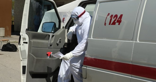 Novi propust u Banjaluci: Hitna pomoć dovezla zaraženog korona virusom pred karantin za zdrave