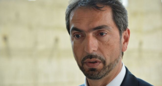 Čavara: Izetbegović najavljuje rušenje Ustava BiH novim 'slučajevima Komšić'