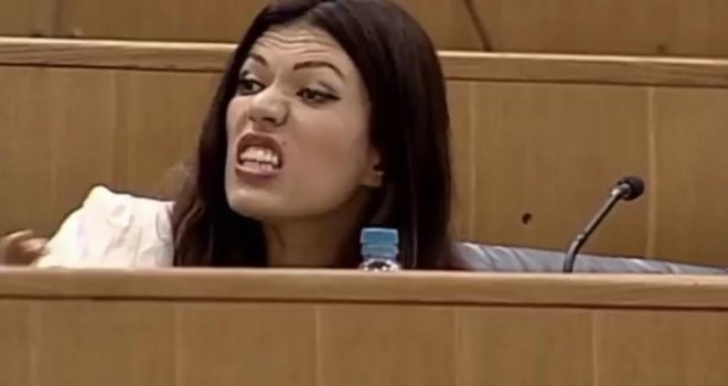 Sanja Vulić skandaloznim obraćanjem u Parlamentu BiH prekucala samu sebe: Izvrijeđala Bosića i Trojku, glorificirala Dodika