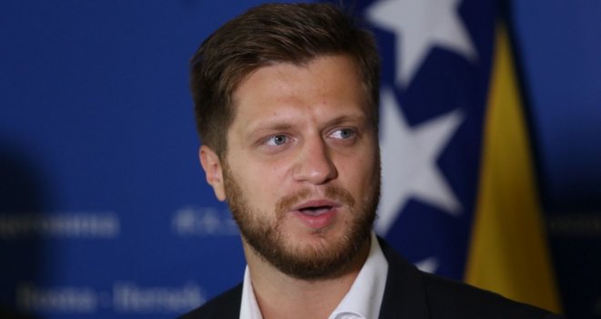 Uvođenje moratorija na otplatu kredita tokom porodiljskog odsustva: Irfan Čengić uputio zastupničku inicijativu