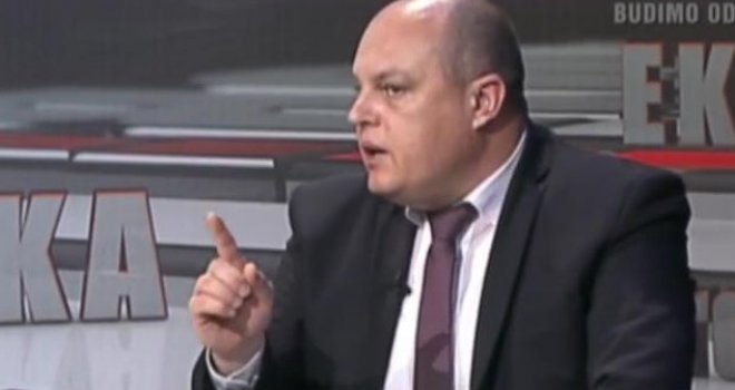 Ružnić osumnjičen za trgovinu utjecajem, oduzet mu telefon; SIPA uhapsila Veladžića i Bajrića