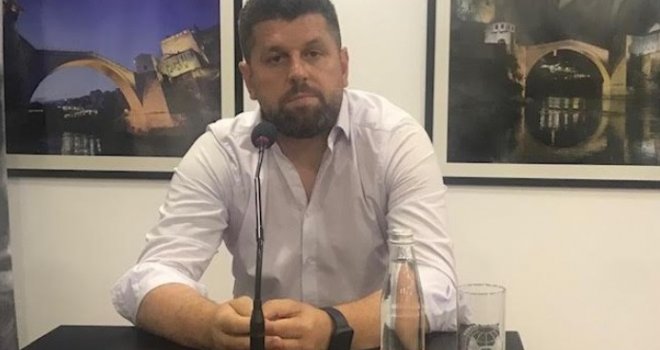 Ignorišite Dodika, dajemo mu više pažnje nego što zaslužuje! Vidjet ćemo njegove mišiće kada Schmidt dođe u Banjaluku!