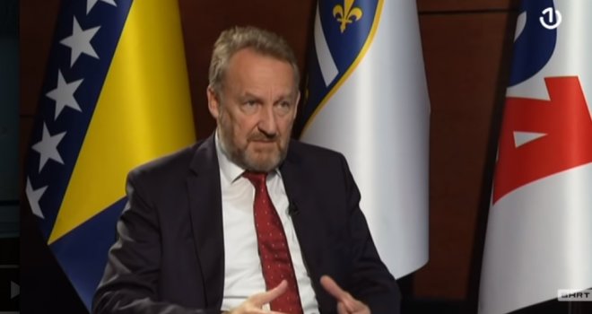 Povlačenje Inzkovog zakona kao uslov za prekid blokade? Izetbegović: To je bila emotivna reakcija, zubi, mišići, nagovještaj krize...