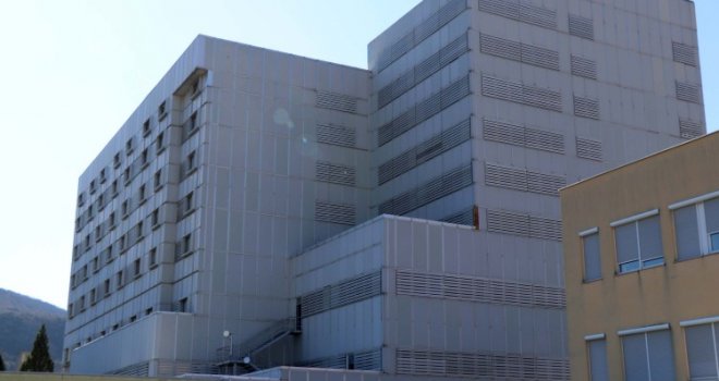 Požar u Mostaru: Zapalio se krevet, jedna osoba hospitalizirana