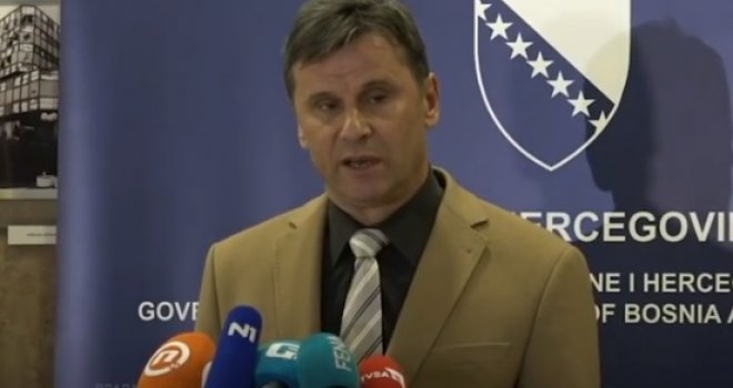 Novalić čestitao Uskrs: Poštujmo se, bogatstvo naše BiH je upravo u različitosti i historijskoj tradiciji suživota i solidarnosti