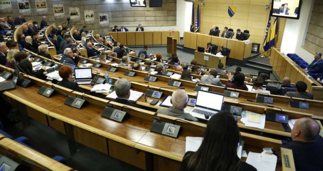 Predstavnički dom PFBiH jednoglasno usvojio Rezoluciju o BHRT-u, sjednica prekinuta do iduće sedmice