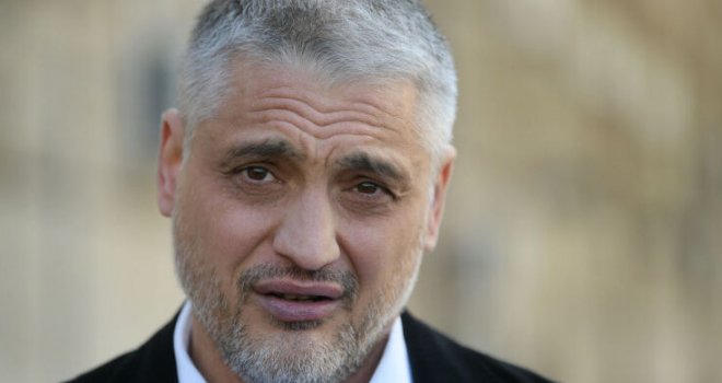 Oticale mu šake, izgubio vid: Čedomir Jovanović završio u bolnici u Kotoru