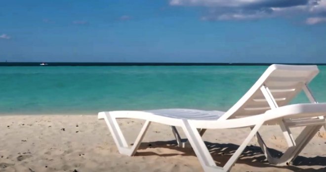 Diskriminacija na poznatoj plaži: Ako date ‘pogrešno‘ ime, za vas nema ležaljke!?