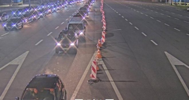 Dijaspora stiže kući: Kilometarske kolone na ulazu u BiH