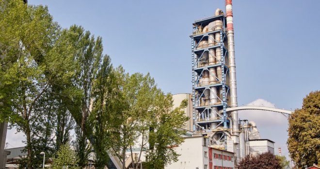 Tragedija u Lukavcu: U fabrici cementa poginuo 59-godišnji radnik
