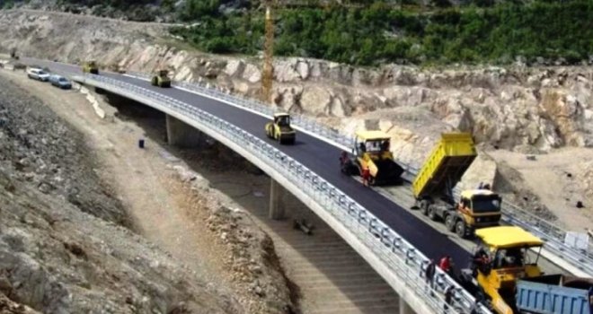Šta se dešava s autoputem? Mijenja se glavni projekt na dionici Koridora 5C, izmješta se rijeka... A rok za izgradnju istekao