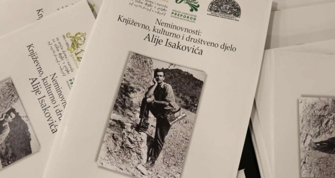 Dokumenti, fotografije, novinski članci, pisma, knjige...: Pogled u privatni život i djela književnika Alije Isakovića