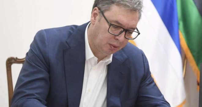 Vučić izašao sa VMA, a onda patetika: '120 na sat zbog Srbije, stigao ga je stres, umor'