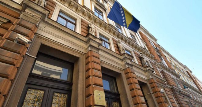 Istražitelji MUP-a KS uhapsili Nurfeta Kišmetovića: Sačinjavao rješenja o utvrđivanju poreza u manjem iznosu od stvarnog?
