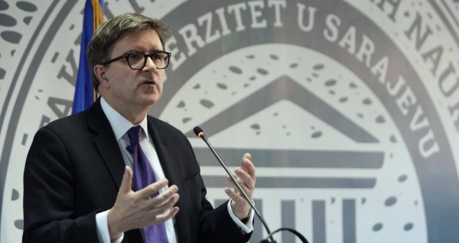 O'Brien žestoko kritizirao bračni par Izetbegović: Ucjenjivali ljekare, dio su ozloglašene afere Respiratori i zloupotrijebili su BH Telecom